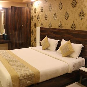 Super Deluxe AC Room